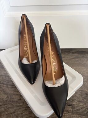 Calvin Klein Women's Black Pointed-Toe Pumps Brady 7 4.25"